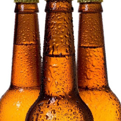 Sabor que impressiona a cada gole. Nossa garrafa de cerveja é a escolha perfeita para saborear a qualidade artesanal, mantendo sua bebida sempre fresca e irresistível.